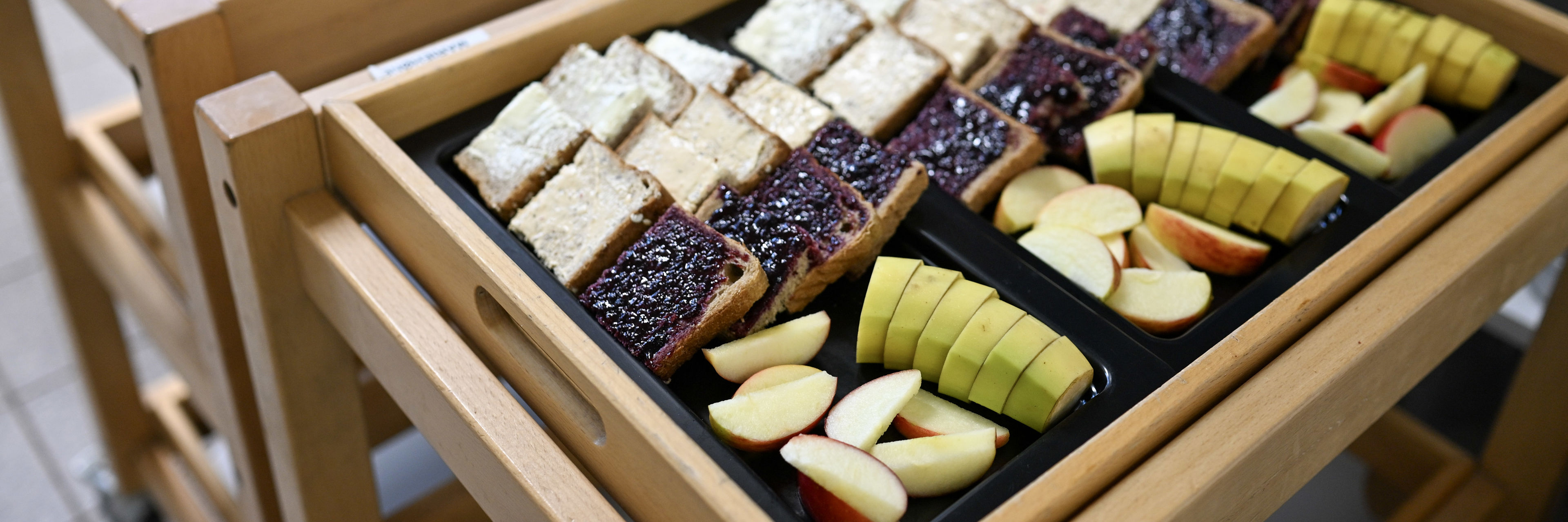 Brød og frugt